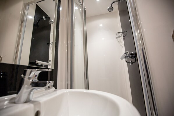 Room, 1 Double Bed | Bathroom shower