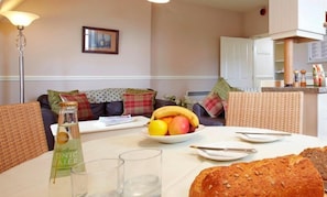 Apartment (The Glenmoor) | Private kitchen | Fridge, microwave, oven, stovetop - Westwood Lodge Ilkley Moor (Ilkley)