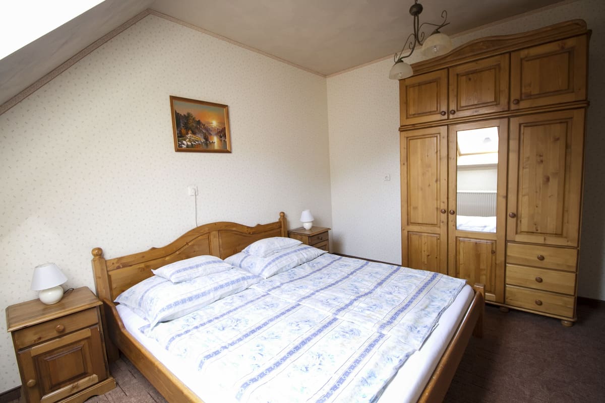 Standard Double Room | In-room safe, free cots/infant beds, free WiFi, bed sheets