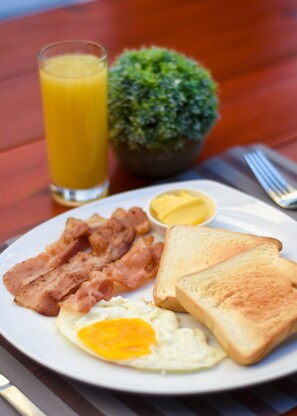Daily cooked-to-order breakfast (PHP 200 per person) - Keira Tourist Inn (El Nido)