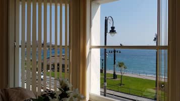 Double Room, 1 King Bed, Sea View | Beach/ocean view