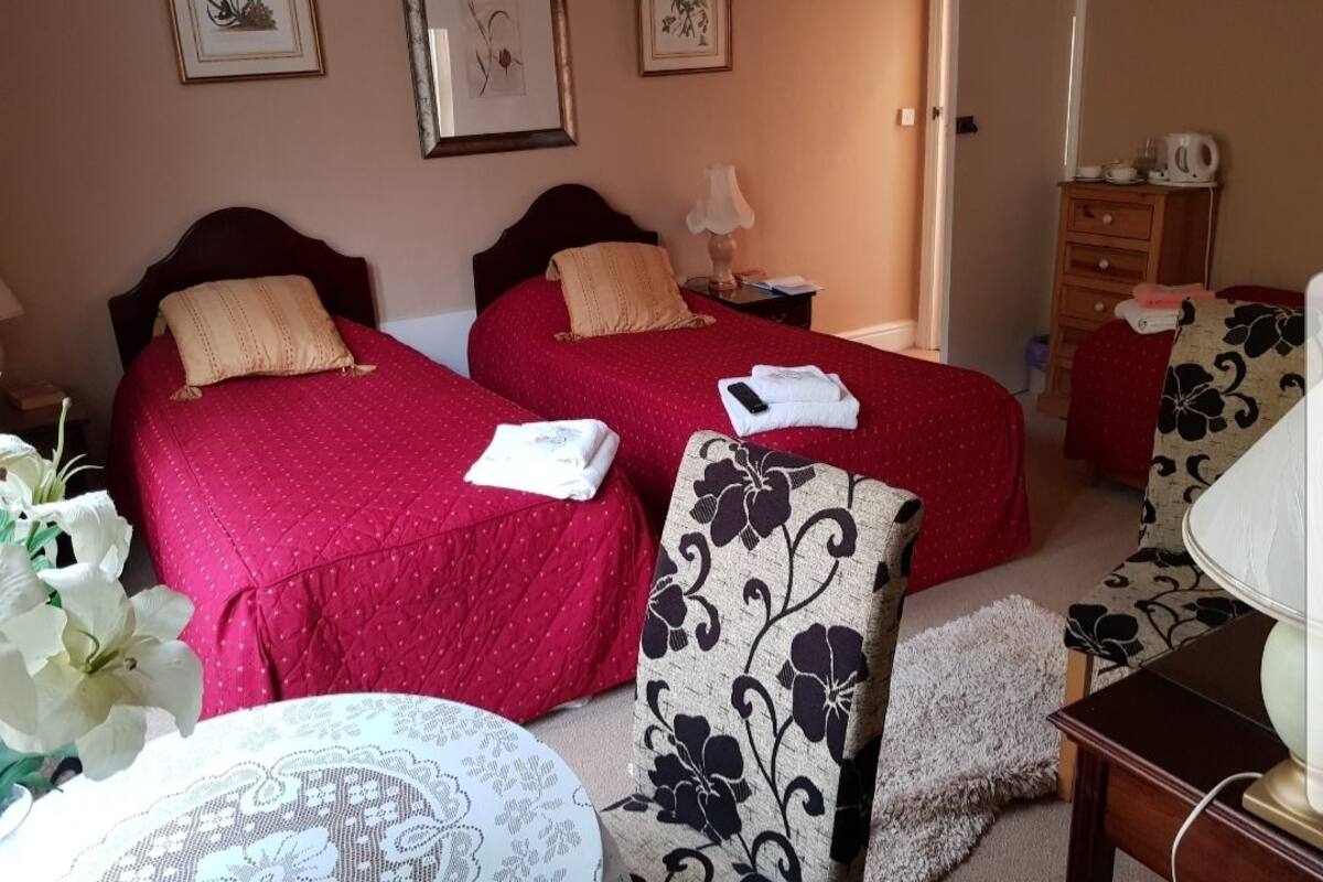 Triple Room, 3 Twin Beds, Garden View | WiFi (free), bed sheets