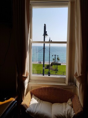 Beach/ocean view - Kings Guest House (Douglas)