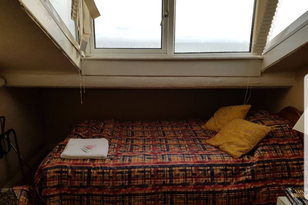 Loft, 3 Twin Beds, Sea View | WiFi (free), bed sheets