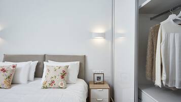 Departamento, 2 habitaciones | Ropa de cama de alta calidad y camas con pillow-top