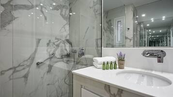 Apartment, 2 Bedrooms | Bathroom | Shower, rainfall showerhead, free toiletries, hair dryer