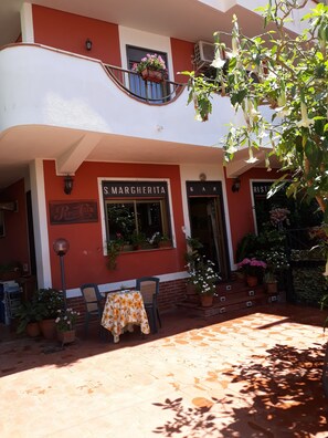 Exterior - Camere Santa Margherita (Sant'Alessio Siculo)