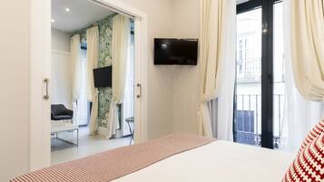 1 bedroom, in-room safe, desk, soundproofing