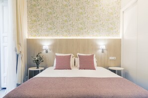 Apartment, 1 Bedroom, Terrace | 1 bedroom, in-room safe, desk, soundproofing - Feelathome San Marcos Apartments (Madrid)