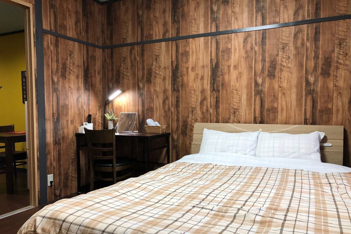 Desk, WiFi (free), individually decorated, bed sheets