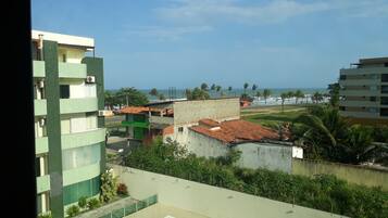Cobertura família, 2 quartos, banheira de imersão, vista para o oceano (307B) | Vista para praia/oceano