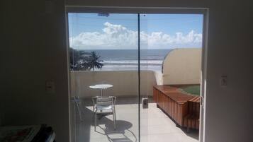 Cobertura família, 3 quartos, piscina particular, de frente para a praia (302C) | Terraço/pátio