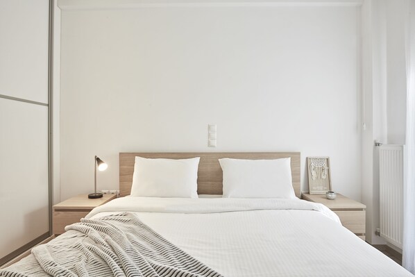 Apartment, 1 Bedroom | Egyptian cotton sheets, premium bedding, laptop workspace, soundproofing - Modern Elegant Apt at Kolonaki (Athens)