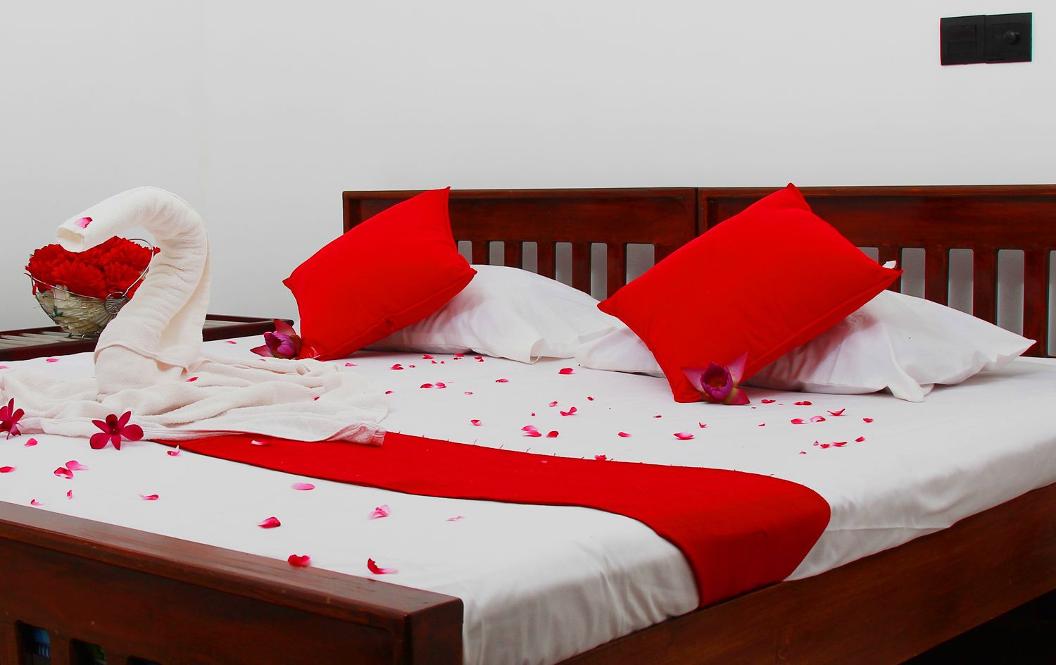 Habitació doble Deluxe, 2 llits individuals, vistes a la muntanya | 1 dormitori, escriptori i wifi gratuïta 