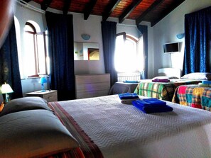 1 bedroom, desk, soundproofing, free WiFi - Bed & Breakfast Monti e Mare (Lanusei)