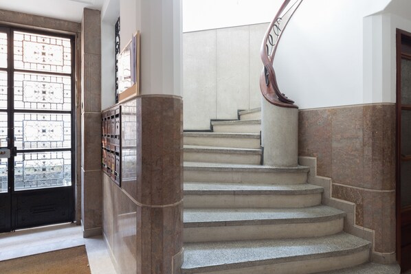 Staircase - Alves da Veiga Apartments (Porto)