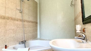 Basic Room | Bathroom | Bathrobes