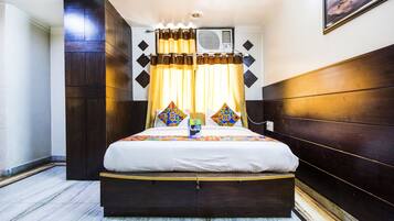 Habitación Deluxe | Escritorio, insonorización, camas extra y wifi gratis