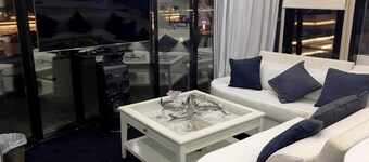 Yacht The HouseBoat Mermaid/ Burj Khalifa View