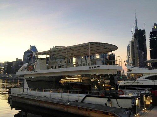 Yacht The HouseBoat Mermaid/ Burj Khalifa View