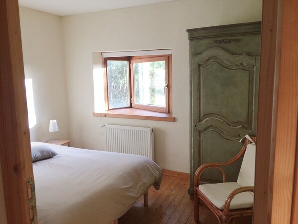 Individually decorated, individually furnished, free WiFi, bed sheets
