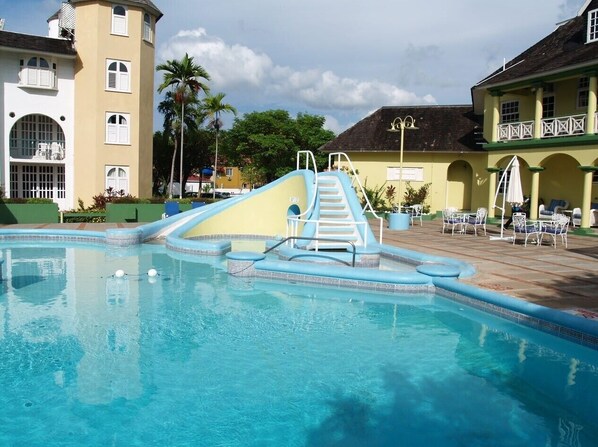 Alberca al aire libre 