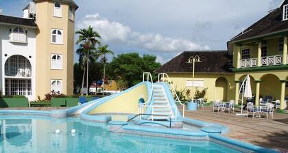 Beautiful Beachfront 1 Bedroom Condo, D15 Ocho Rios Jamaica