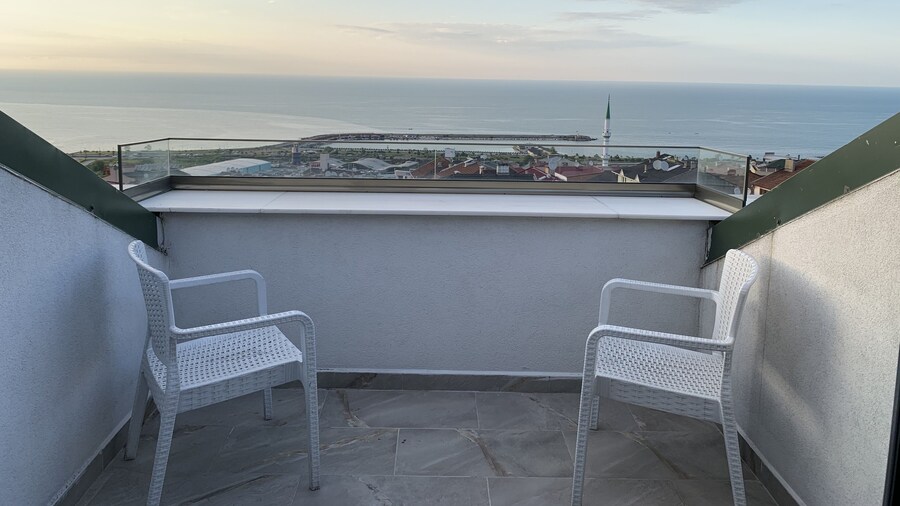 White Golden Suite Hotel