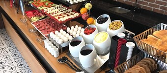 White Golden Suite Hotel