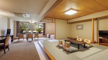 準特別室 ユニバーサル(禁煙) | セーフティボックス (室内)、ベッドシーツ