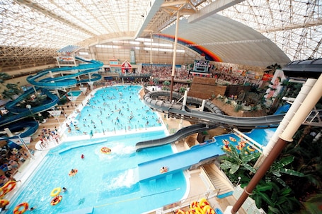 3 indoor pools, 2 outdoor pools