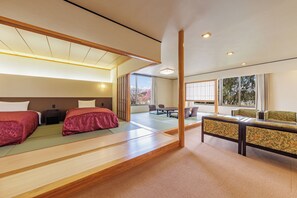 Japanese-Western style Room Yasuragi C(With private bathroom)(Non-smoking) | In-room safe, bed sheets - Spa Resort Hawaiians Hotel Hawaiians (Iwaki)