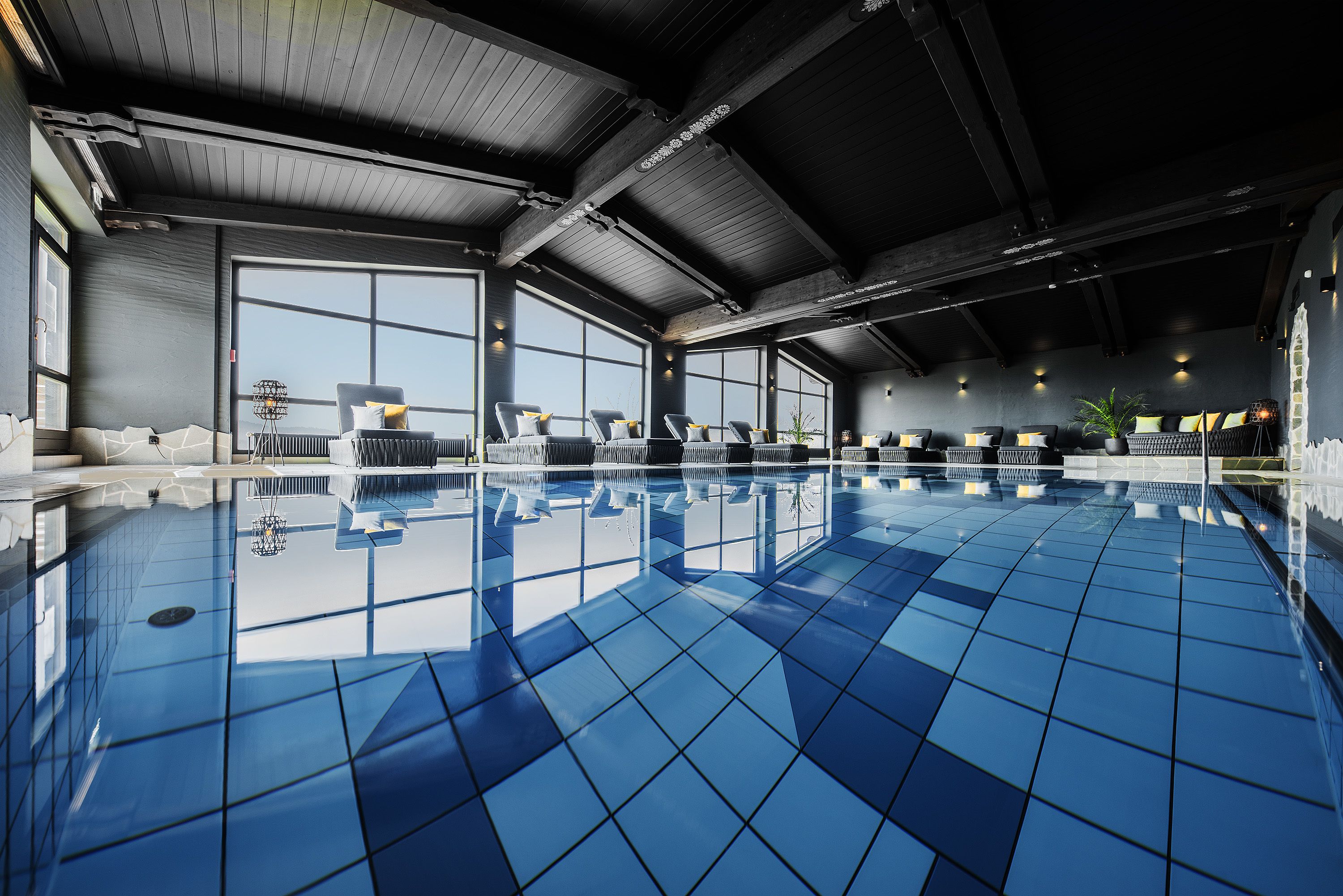 indoor pool, open 7:00 am to 10:00 pm, pool loungers