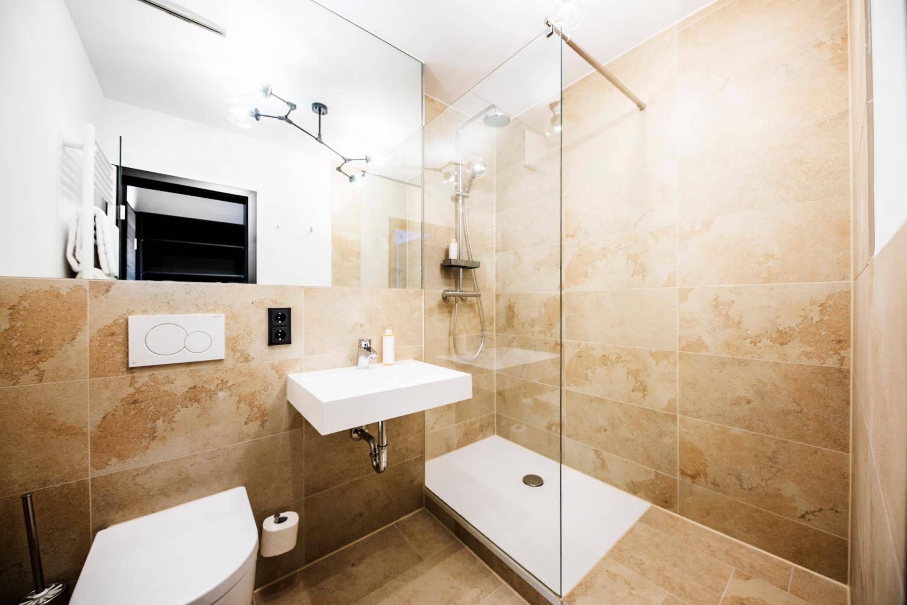 comfort double room | bathroom | shower, free toiletries, hair dryer, towels