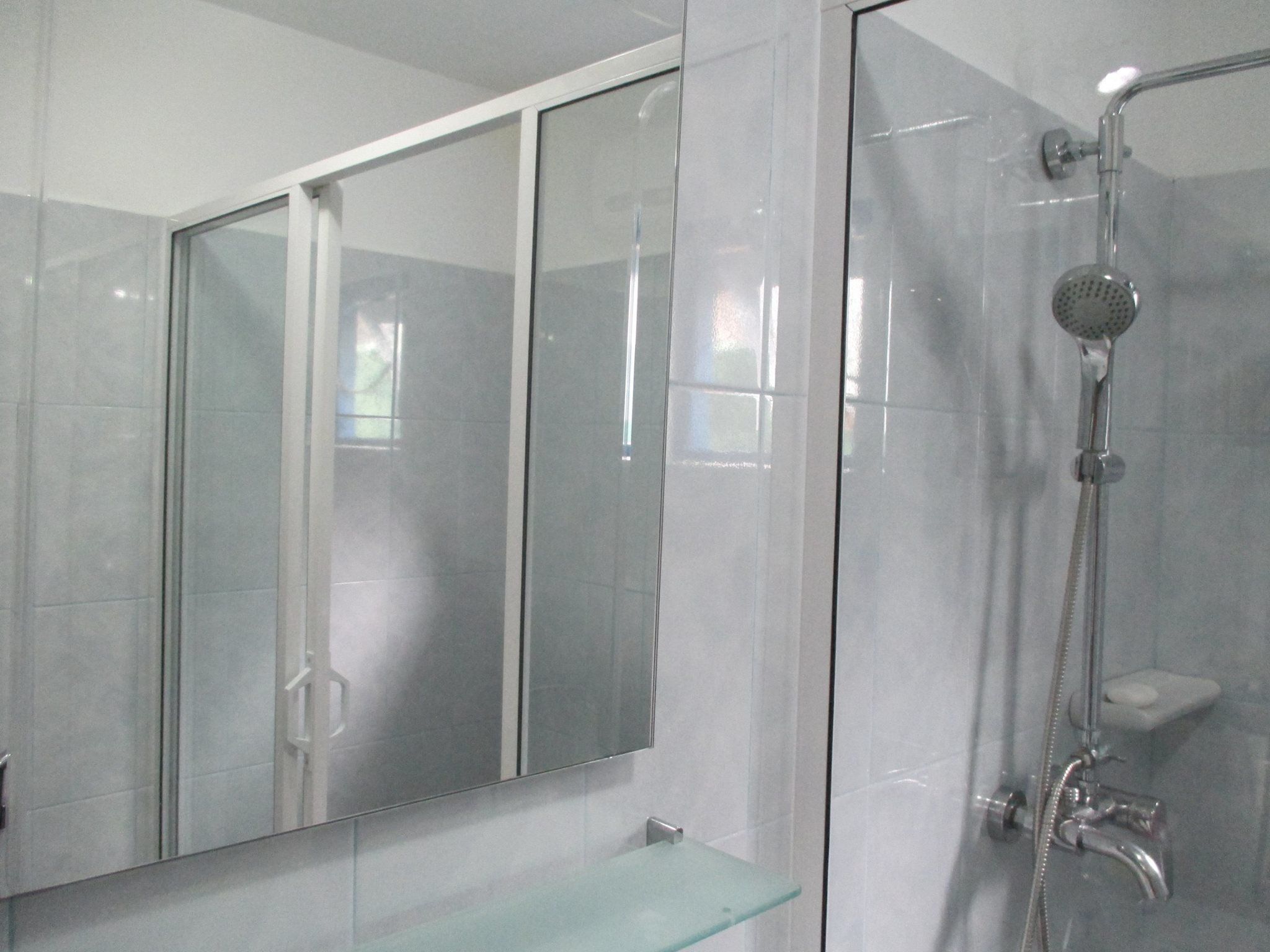Phòng đôi Deluxe | Phòng tắm | Buồng tắm vòi sen, đồ dùng nhà tắm miễn phí, khăn tắm 