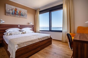 Deluxe Villa | 4 bedrooms, premium bedding, Tempur-Pedic beds, in-room safe - Villa Blue Hill (Kastela)