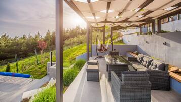 Deluxe Villa | Terrace/patio