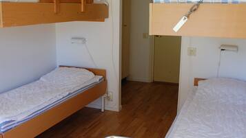 Family Room | Cribs/infant beds, free WiFi