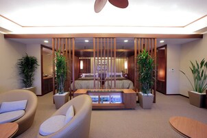 Caja de seguridad en la habitación, wifi gratis y ropa de cama 