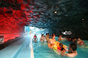 3 indoor pools, 2 outdoor pools - Spa Resort Hawaiians Monolith Tower (Iwaki)