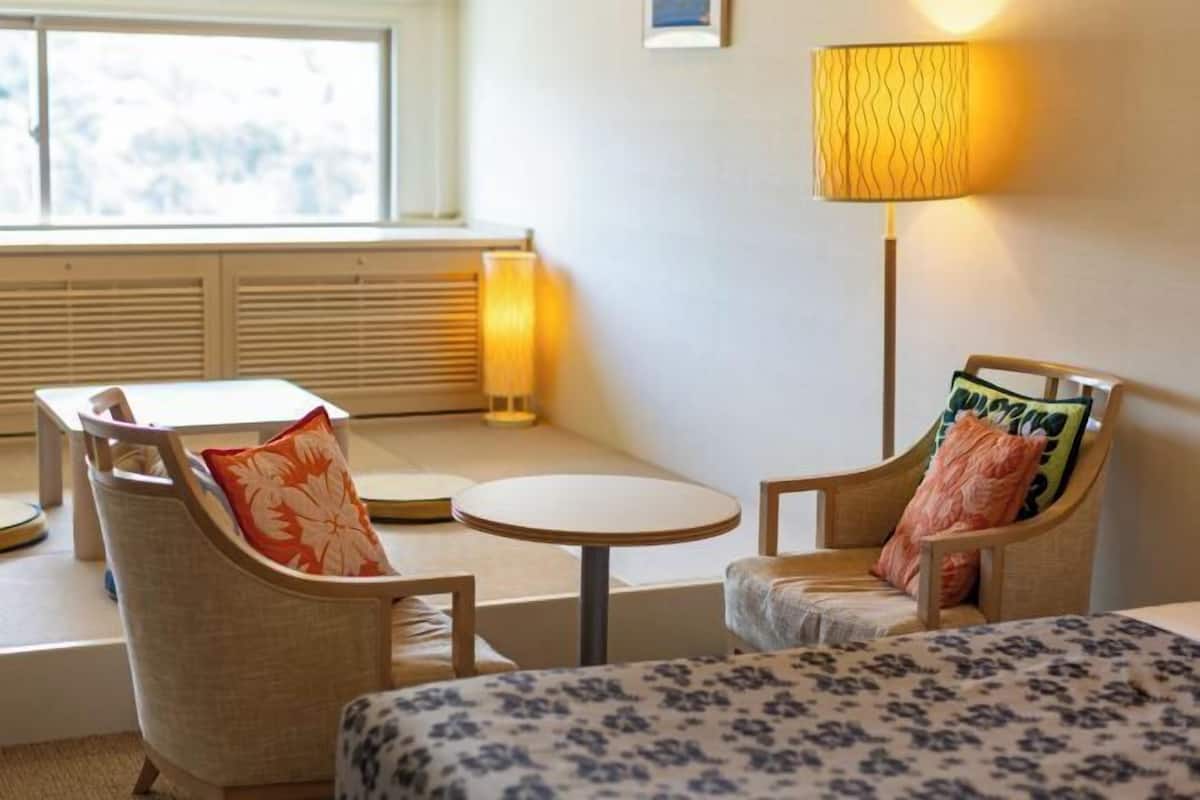 In-room safe, free WiFi, bed sheets