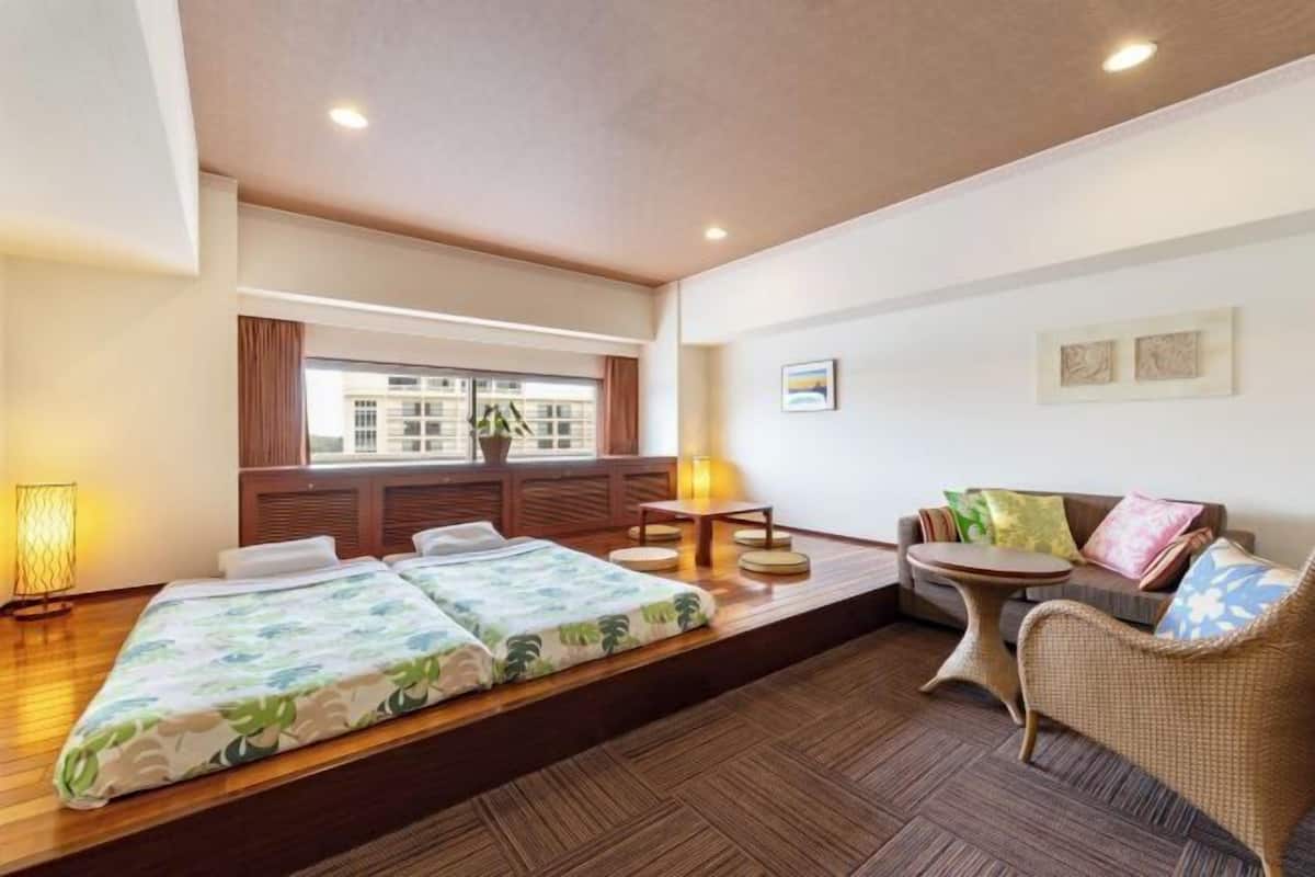 In-room safe, free WiFi, bed sheets