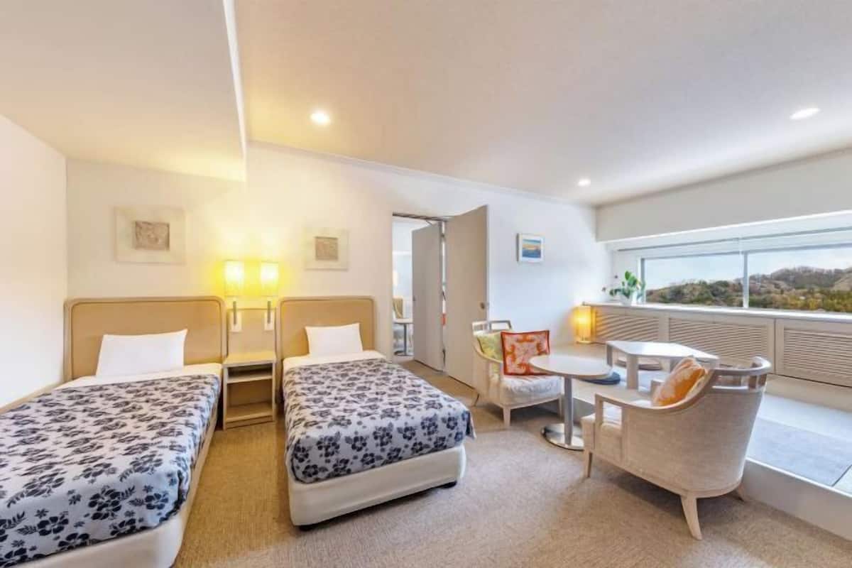 In-room safe, free WiFi, bed sheets