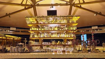 Cocktail bar