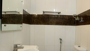 Bathroom - Hotel Swisston Palace (New Delhi)