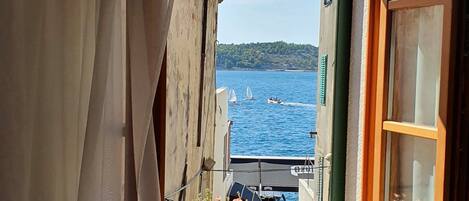 Coffres-forts dans les chambres, bureau, rideaux occultants