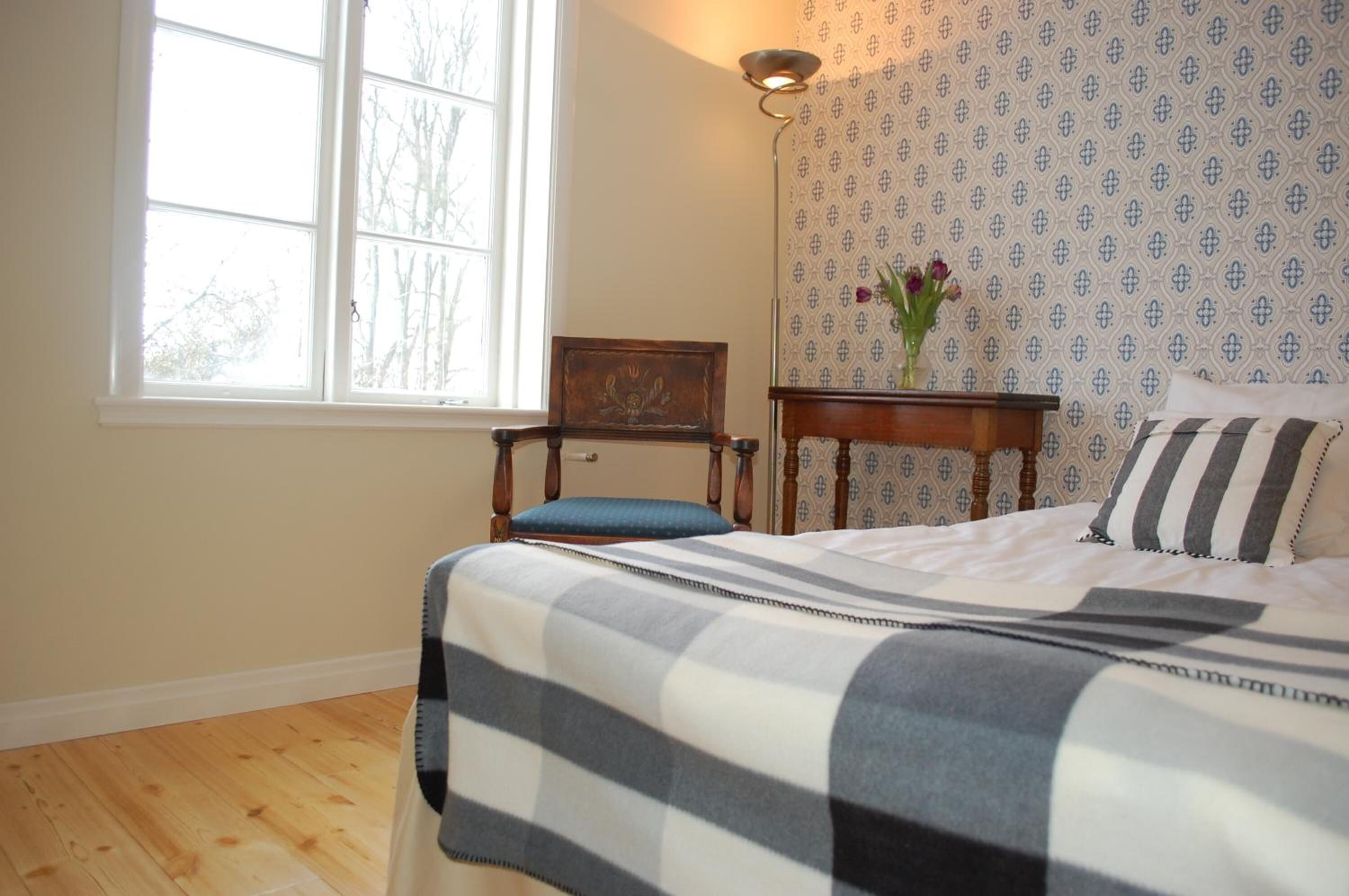 desk, iron/ironing board, cots/infant beds, rollaway beds