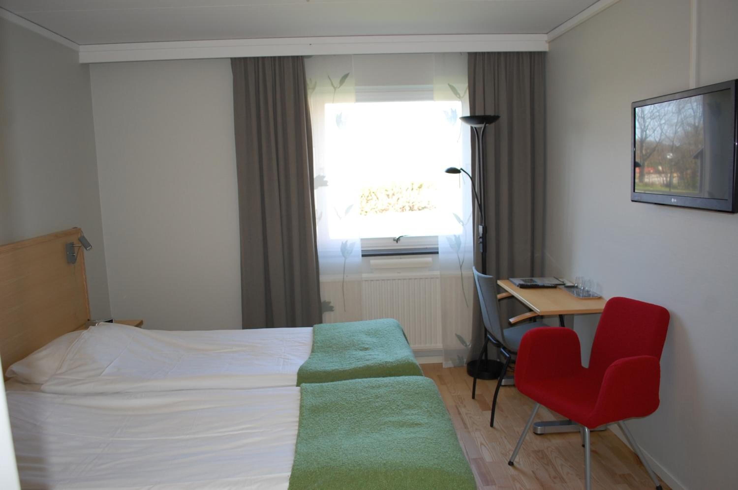 desk, iron/ironing board, cots/infant beds, rollaway beds