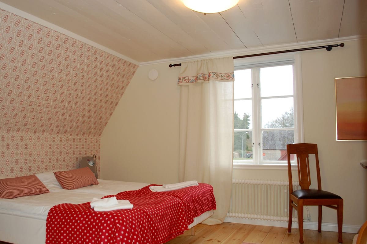 Doppelzimmer (Prästgården) | Schreibtisch, Bügeleisen/Bügelbrett, Babybetten, Zustellbetten