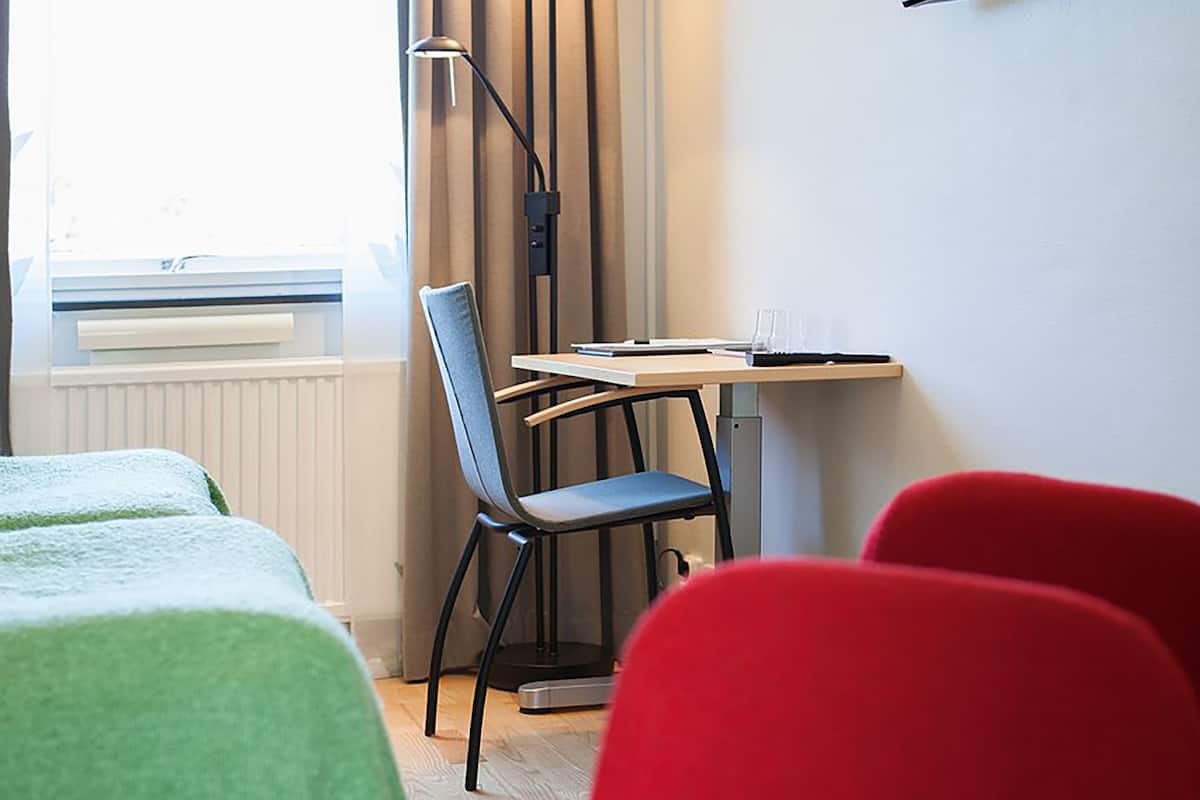 double room (ölandsgården) | television